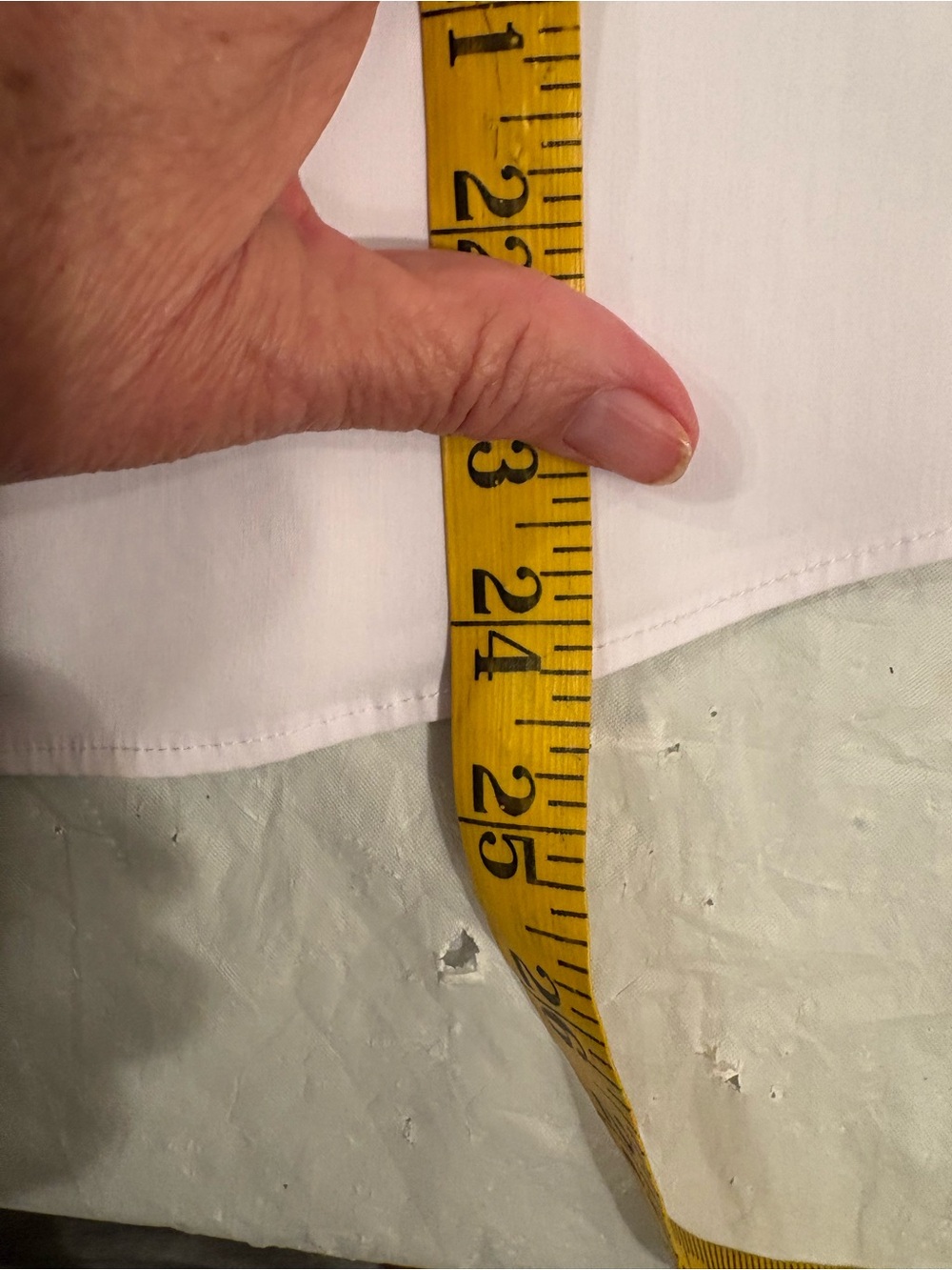 Liz Claiborne  Crisp White Career Shirt. Size petite large - Picture 8 of 9